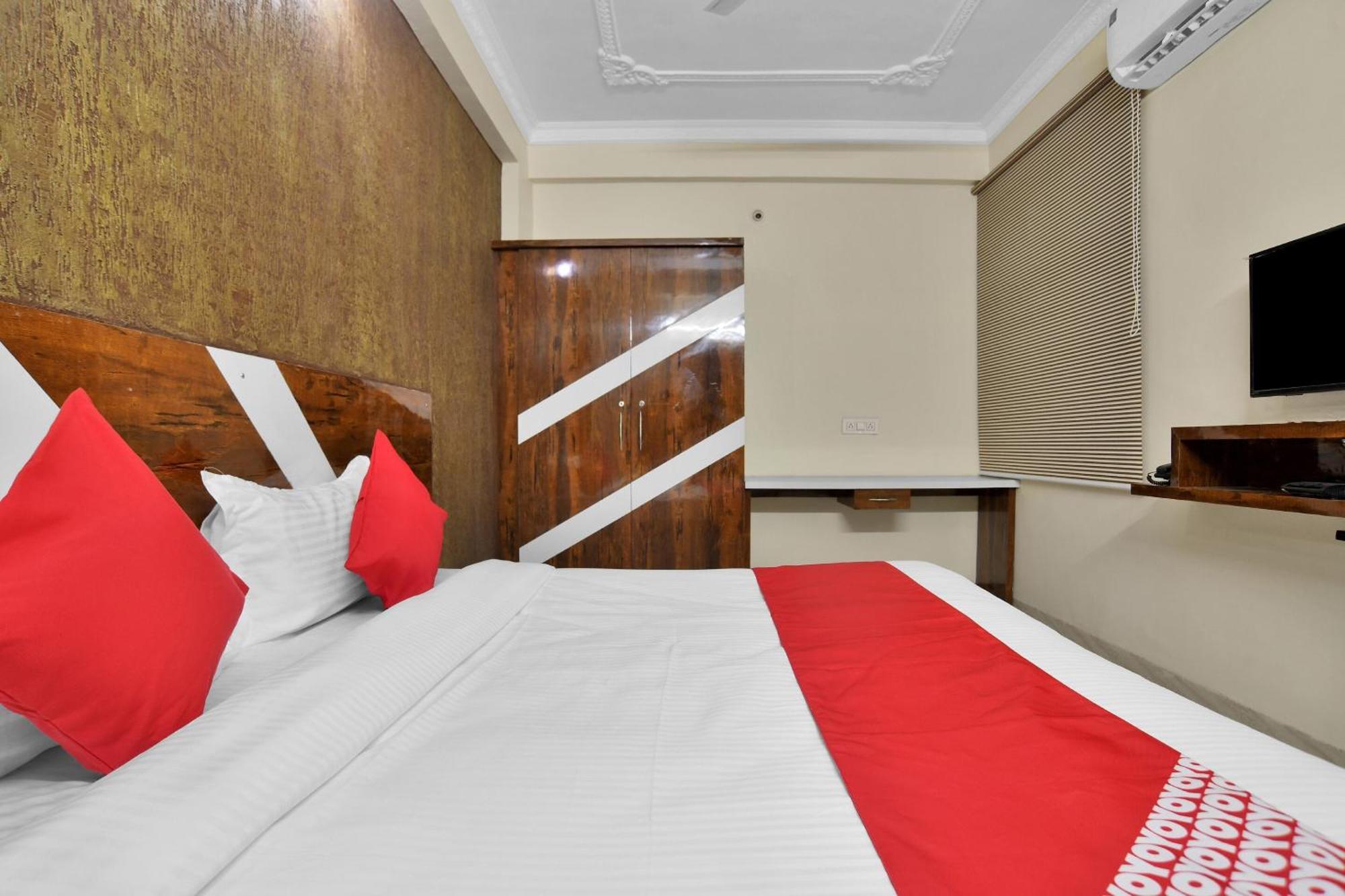 Hotel O Zodiac Indore Buitenkant foto
