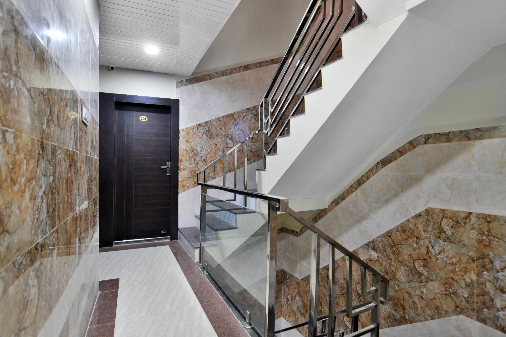 Hotel O Zodiac Indore Buitenkant foto