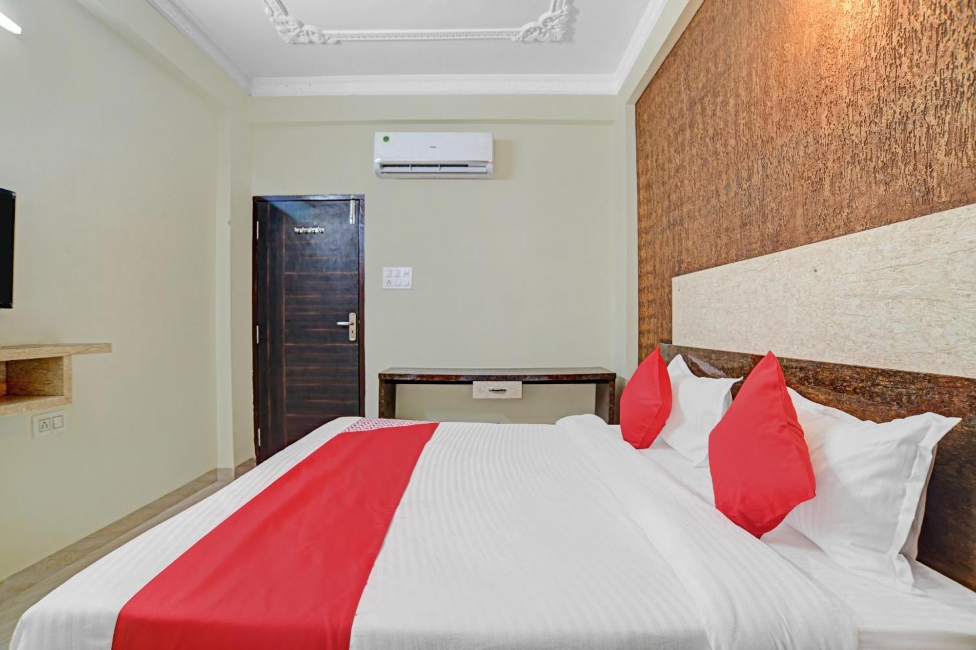 Hotel O Zodiac Indore Buitenkant foto